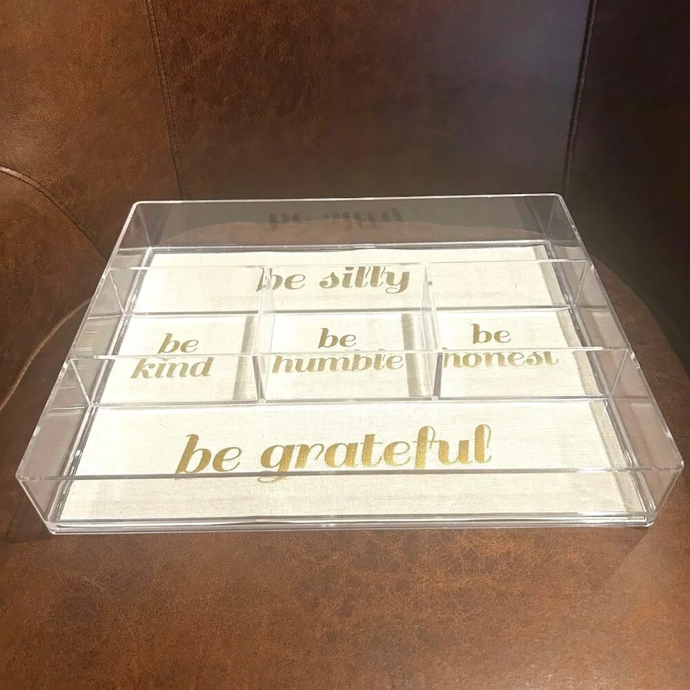 NWT 5-Compartment Clear Acrylic Drawer Organizer